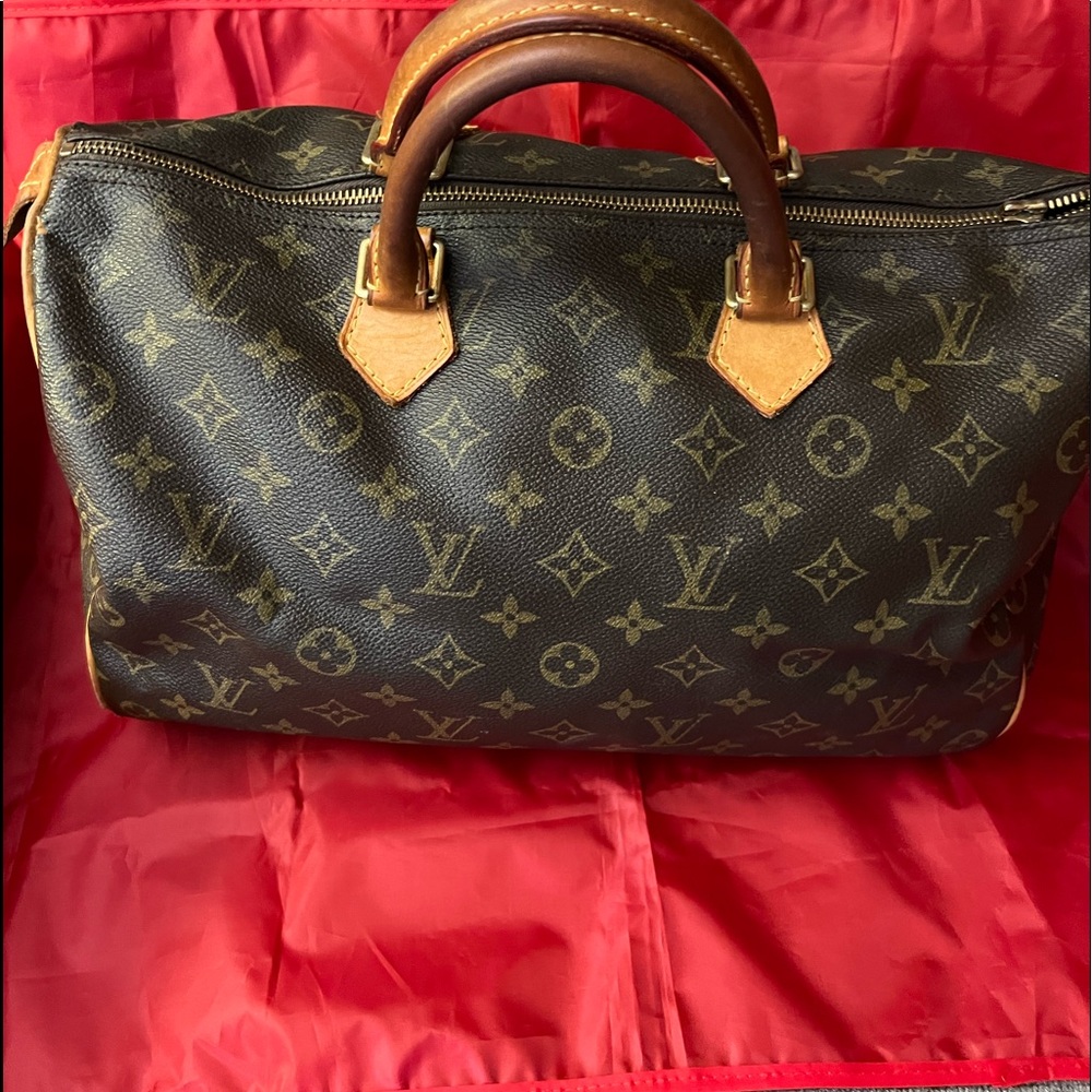 Authentic Louis Vuitton Large Speedy 40